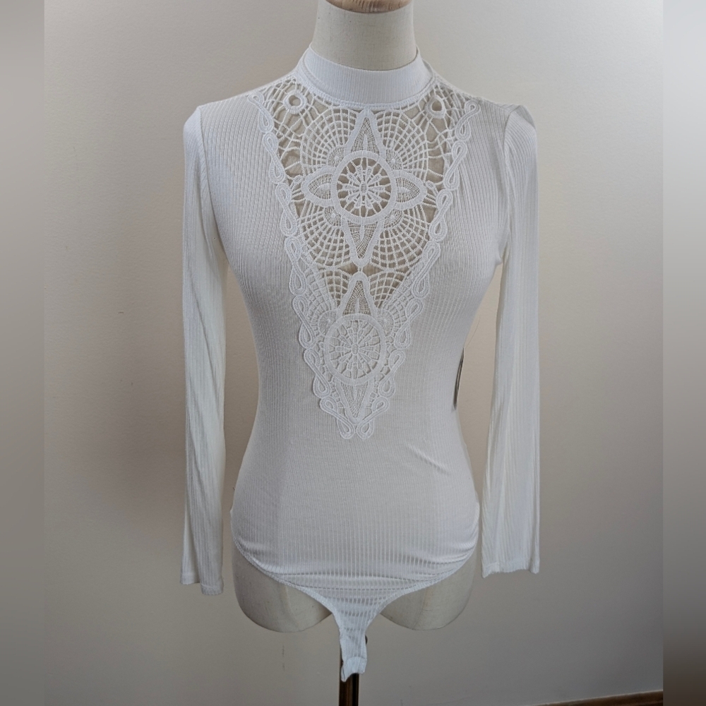Charlotte Russe Women's Size Small White Lace Front Long Sleeve Bodysuit, NWT